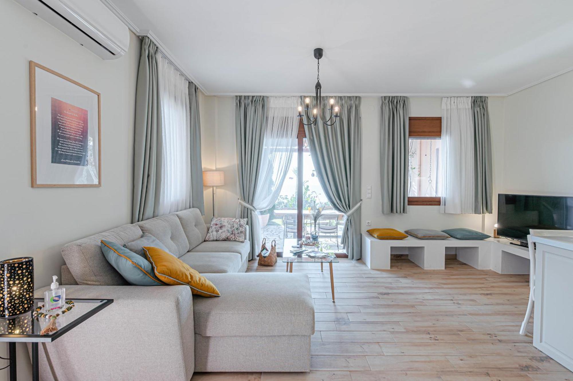Paralio Astros Beachfront Suites Хіропігадо Екстер'єр фото