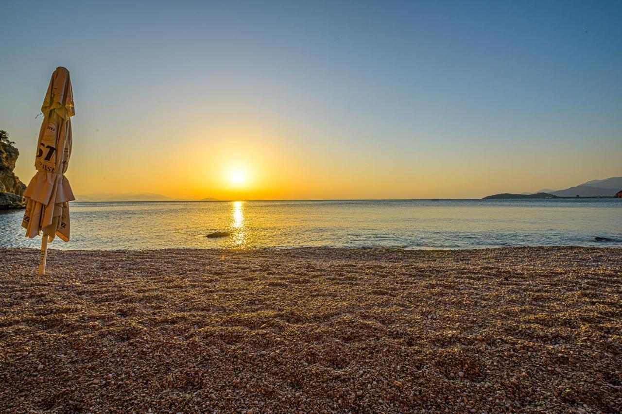 Paralio Astros Beachfront Suites Хіропігадо Екстер'єр фото